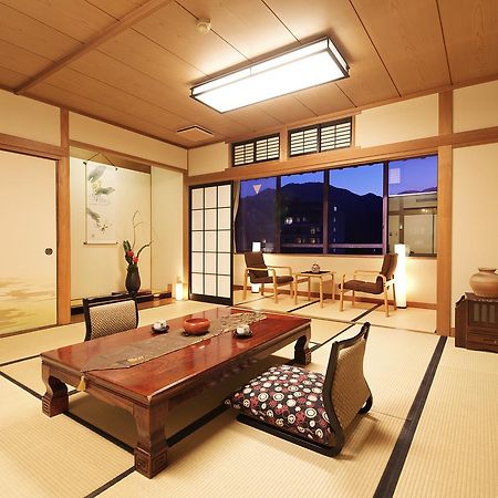 Kotobukiso Hotel Shin'onsen Екстериор снимка